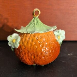 Vintage Royal Bayreuth Strawberry Sugar Bowl